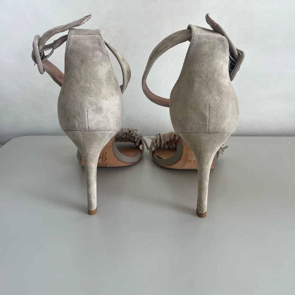 Like new Joie ‘pippi’ fringe heels ✨ - Picture 5 of 6
